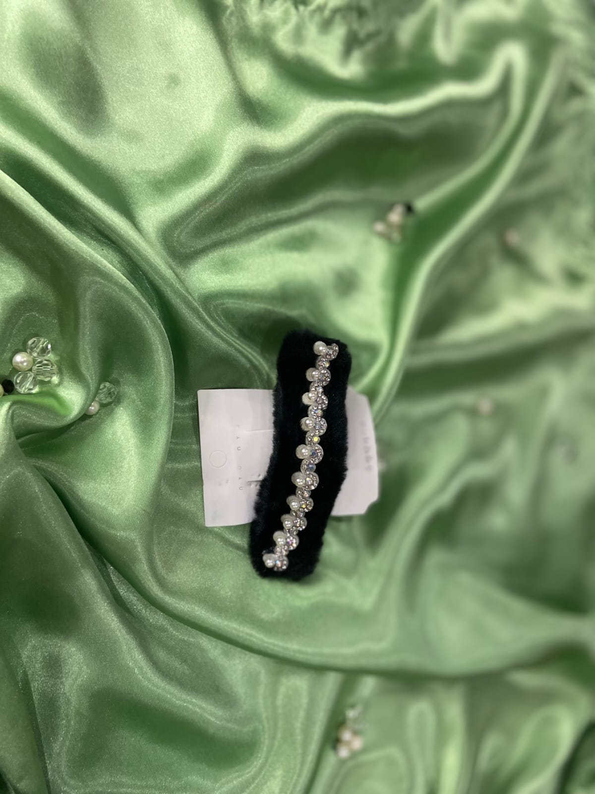 Luxury Fur Pearl Hairpins – Elegant Winter Hair Clips for Women & Girls