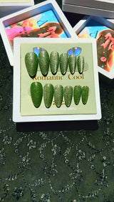 Glitter Press-On Nails | cat eye nails