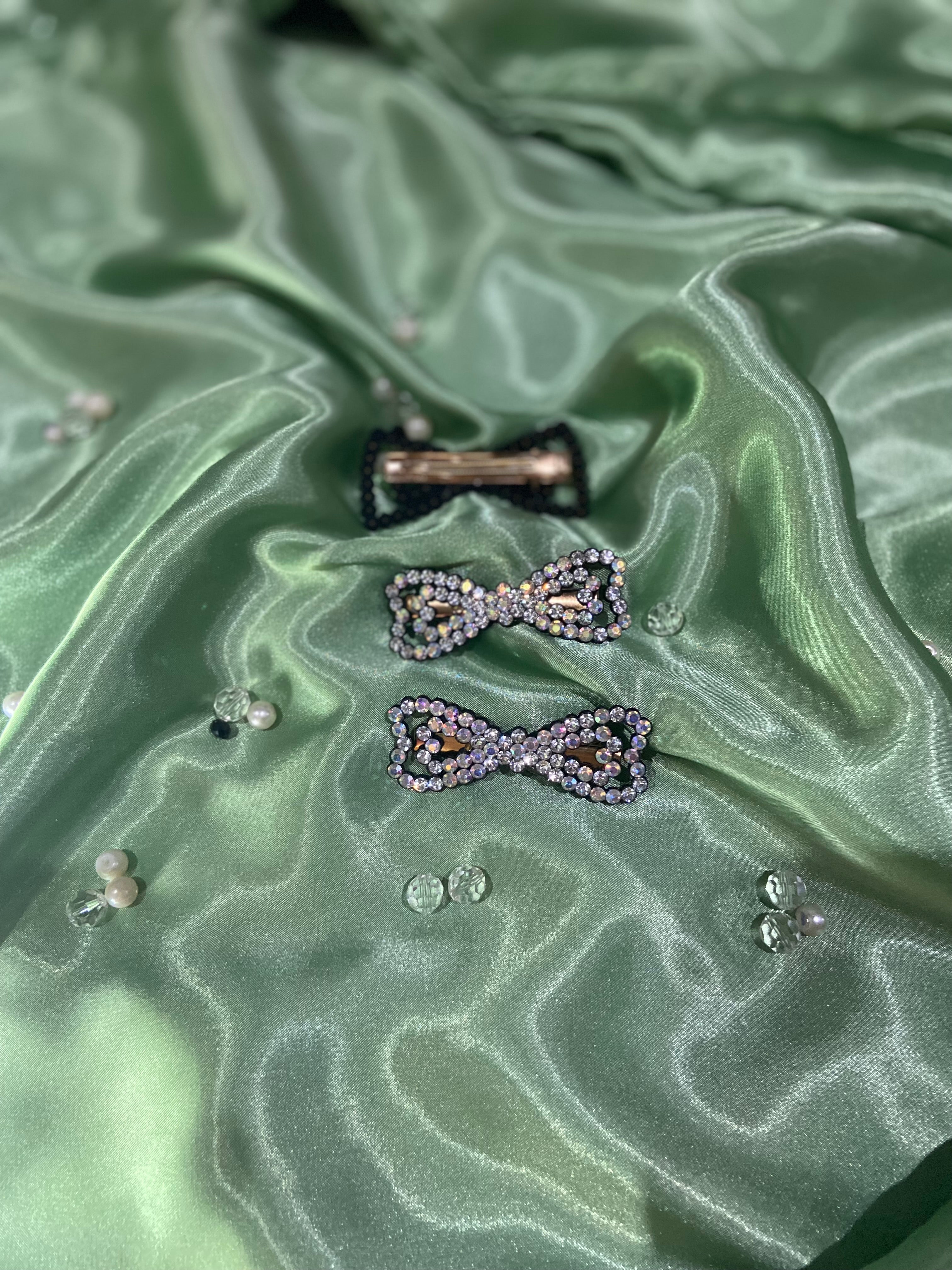 Elegant Bow-Shaped Crystal Hair Clips for Women – Stylish & Trendy Accessories