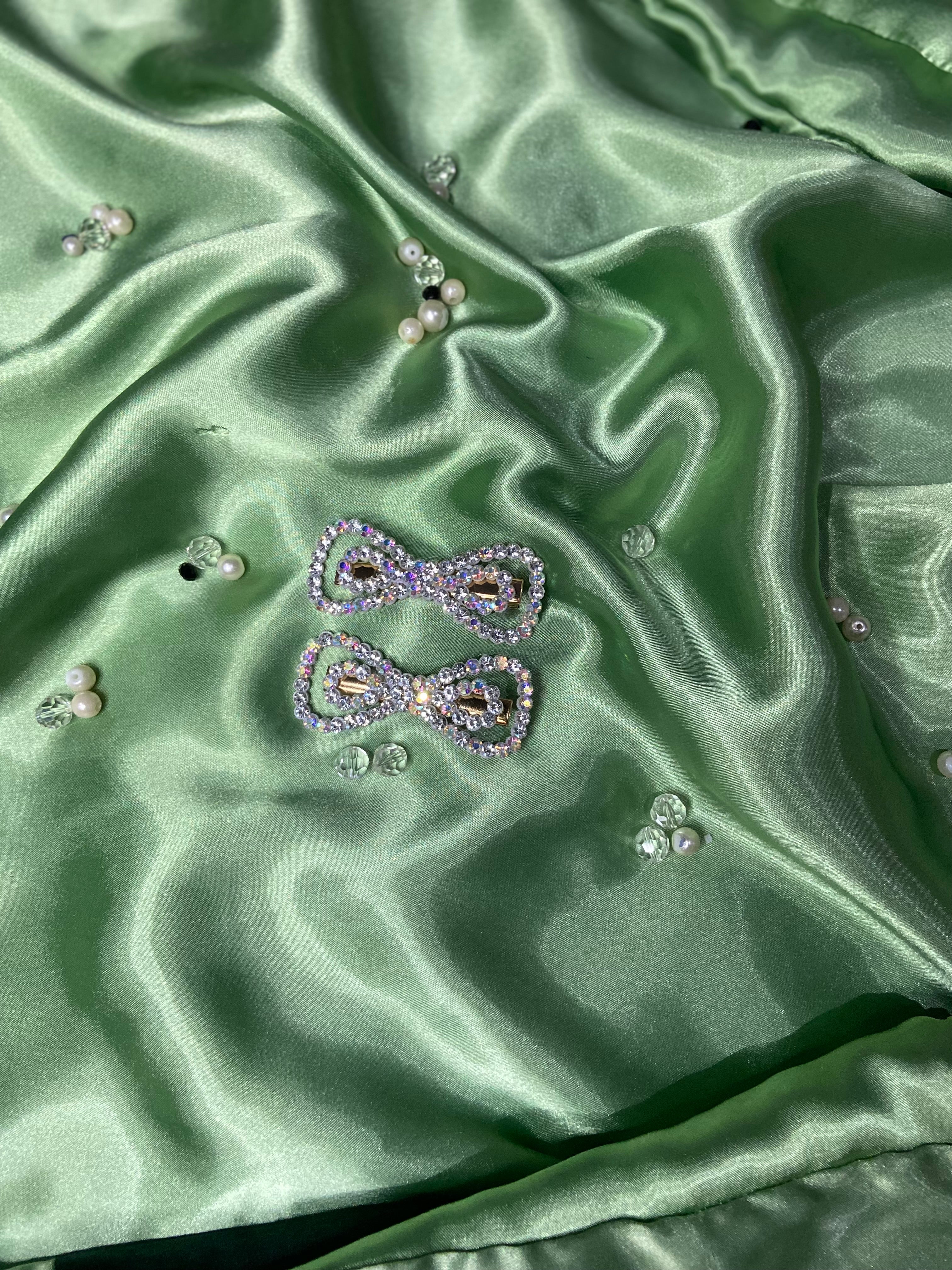 Elegant Bow-Shaped Crystal Hair Clips for Women – Stylish & Trendy Accessories