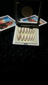 Glitter Press-On Nails | cat eye nails